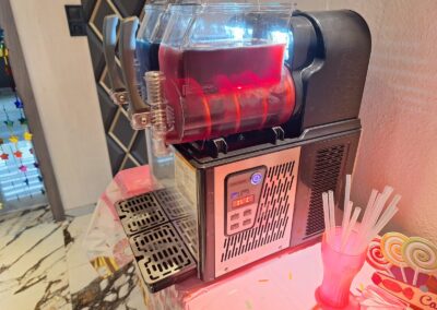 Slush-Eismaschine mieten – eiskalter Partyspaß garantiert